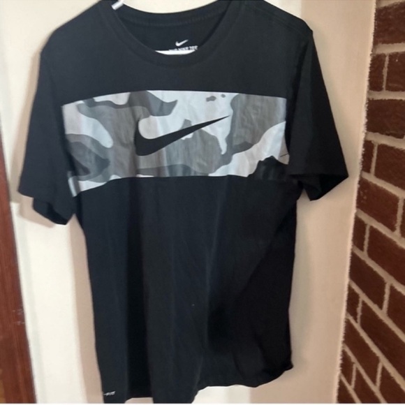 Nike Other - Nike Men's size large Black and Gray Camo Tee